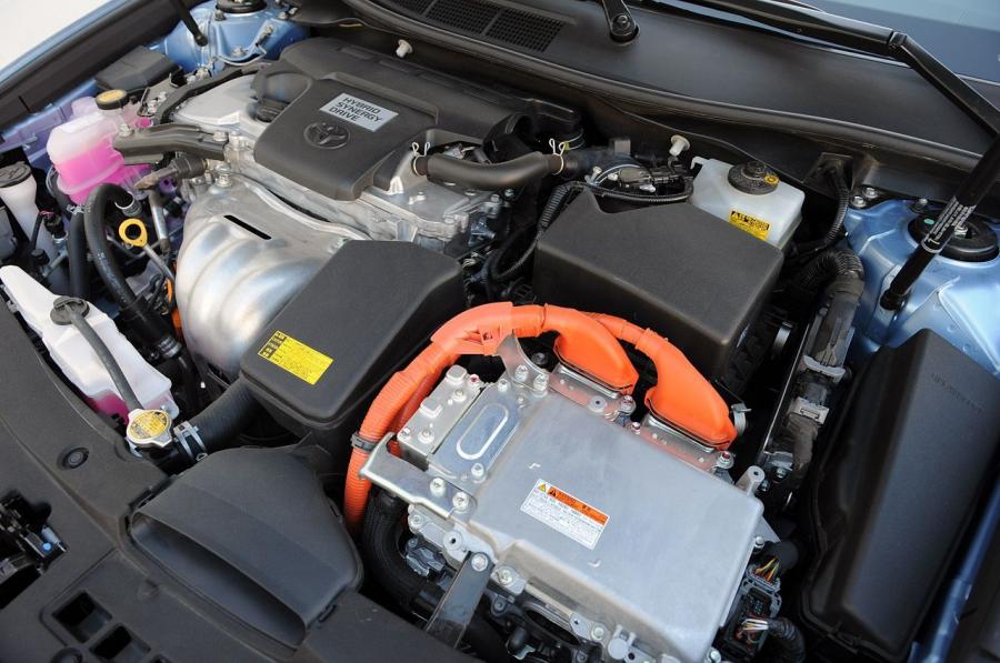  Toyota Camry Hybrid 2013 года  (фото 32 из 45)